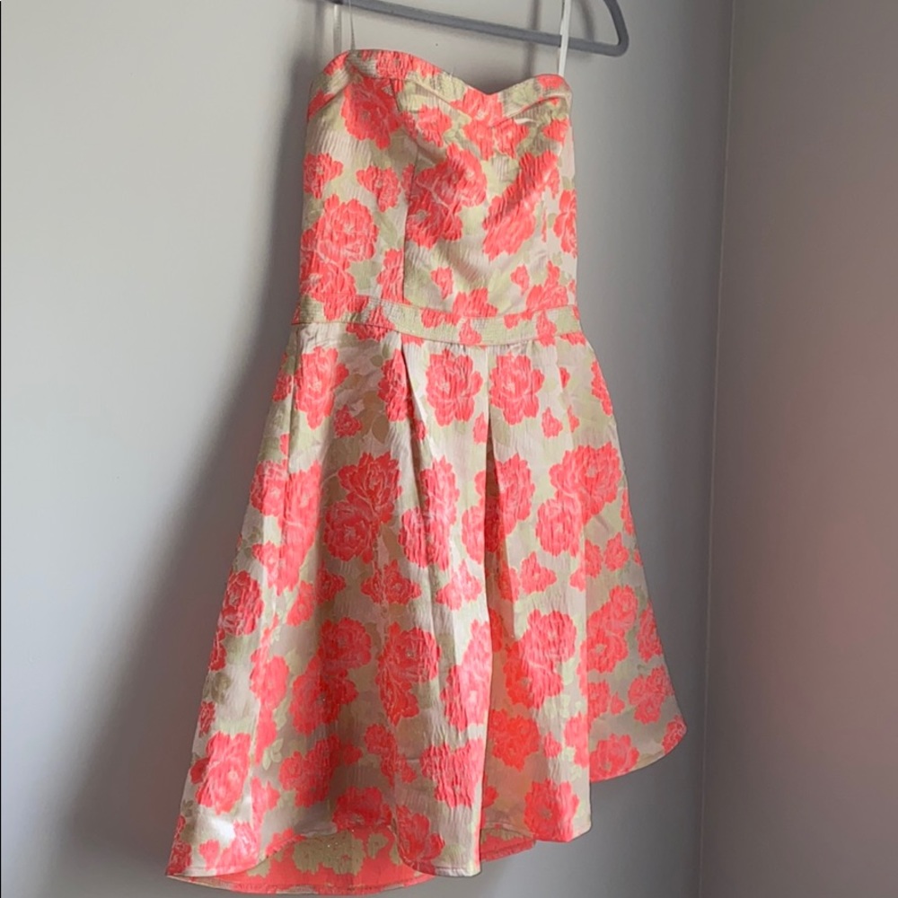 Dress - Picture 3 of 6